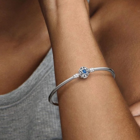 NWOT Moments Disney Aladdin Princess Jasmine Bangle Size 16 cm - Picture 4 of 13